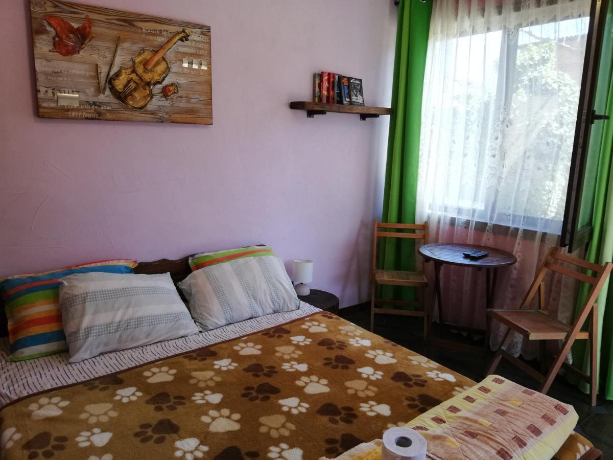 Guest House Fanny Sinemoretz Ngoại thất bức ảnh
